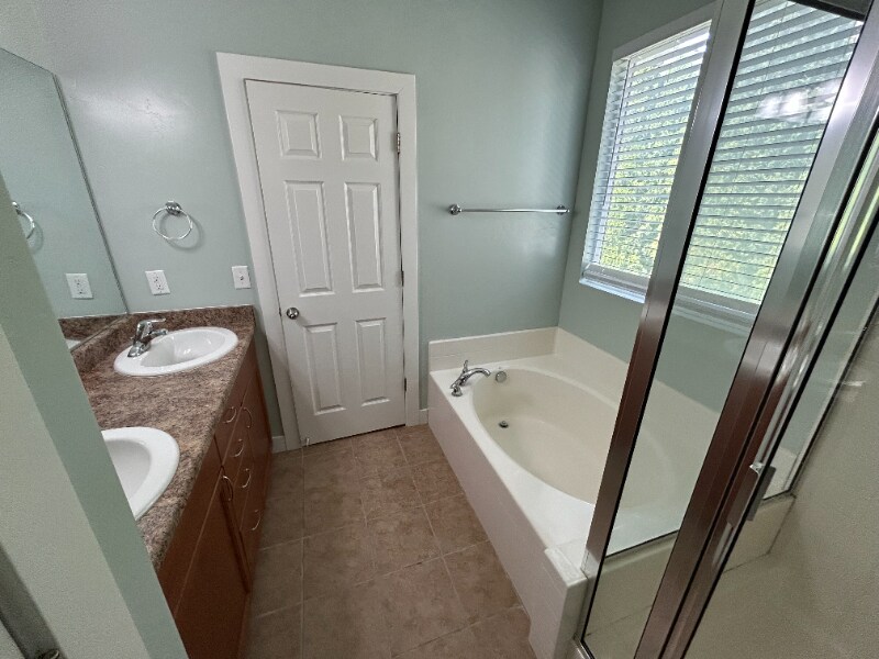 Building Photo - 2768 Augusta Dr