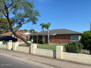 Building Photo - 822 W Missouri Ave