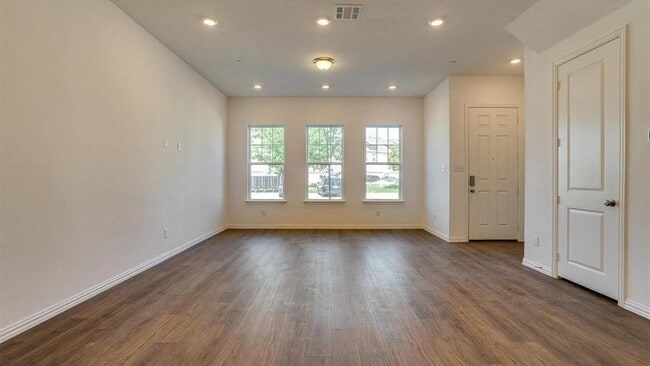 Building Photo - 9935 Schramm St