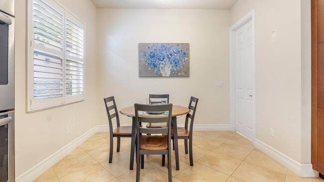 Building Photo - 14794 Rapolla Dr