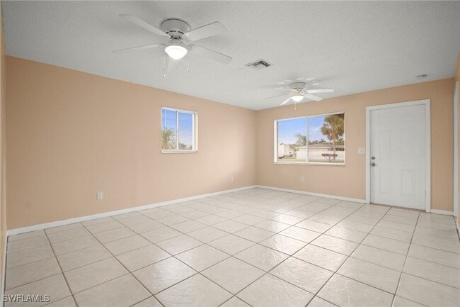 Building Photo - 4406 Santa Barbara Blvd