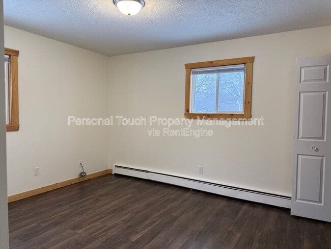 Building Photo - 625 2nd Ave W