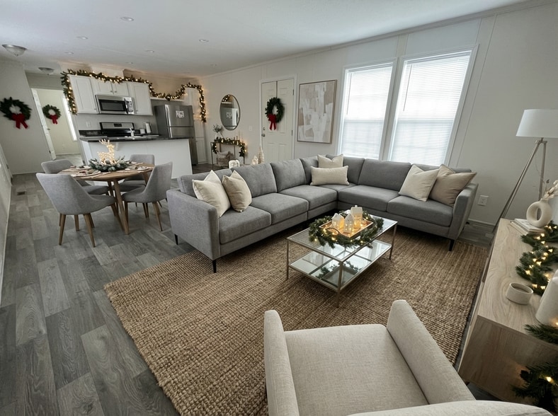 Primary Photo - 38171 Ducharme Dr