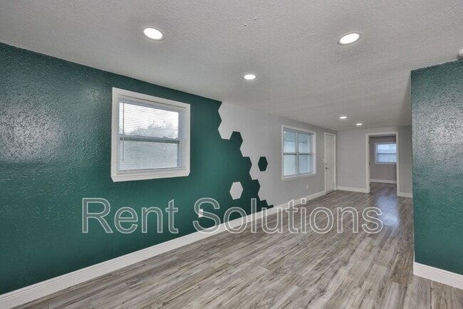 Building Photo - 12870 101st Way N