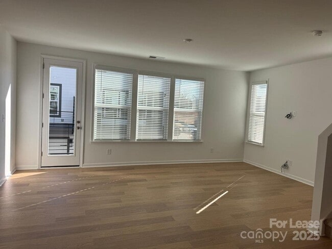 Building Photo - 9458 Senator Royall Dr