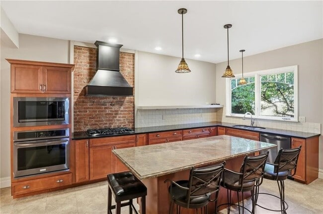 Building Photo - 155 Edgerton St