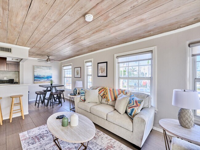 Building Photo - 1214 E Atlantic Ave