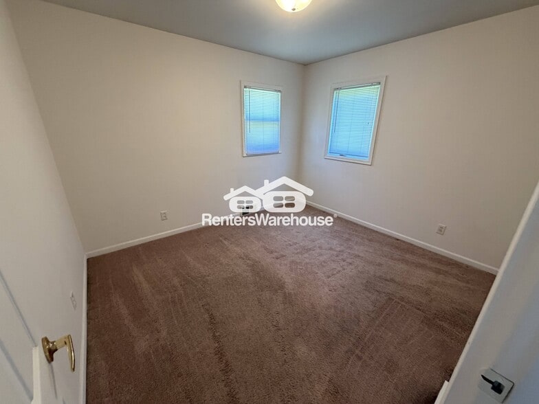 Building Photo - 2907 Knollwood Dr SE