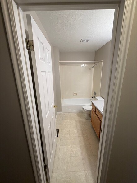 Building Photo - 482 S 1300 E