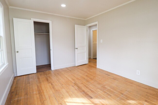 Building Photo - Midtown 2 Bedroom Gem! Available for move in immediately!
