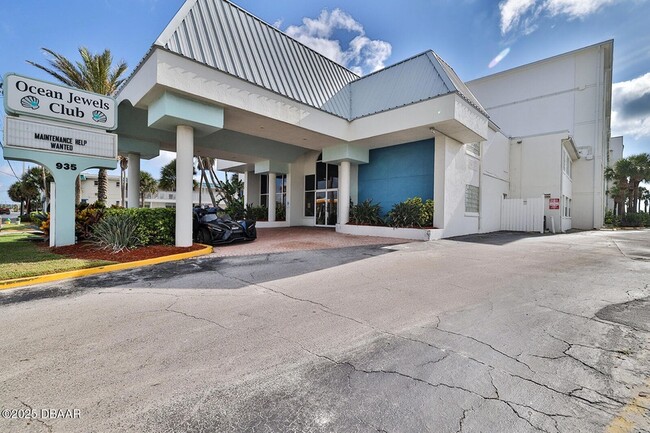 Building Photo - 935 S Atlantic Ave