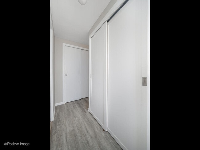 Building Photo - 1660 N La Salle Dr