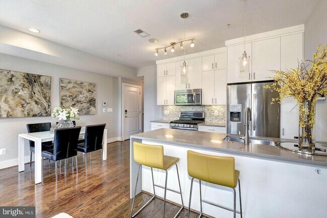 Building Photo - 1478 Harvard St NW