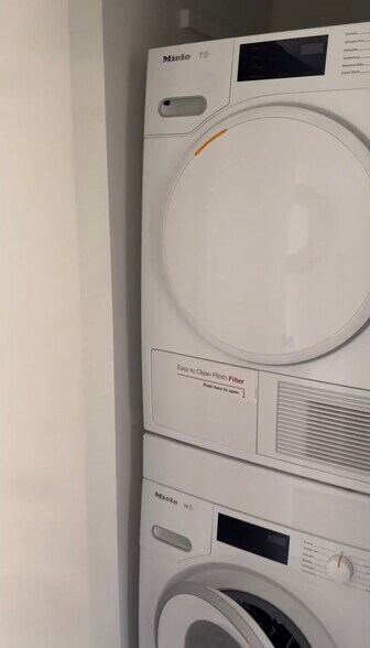 Building Photo - 1328 Londonderry View Dr