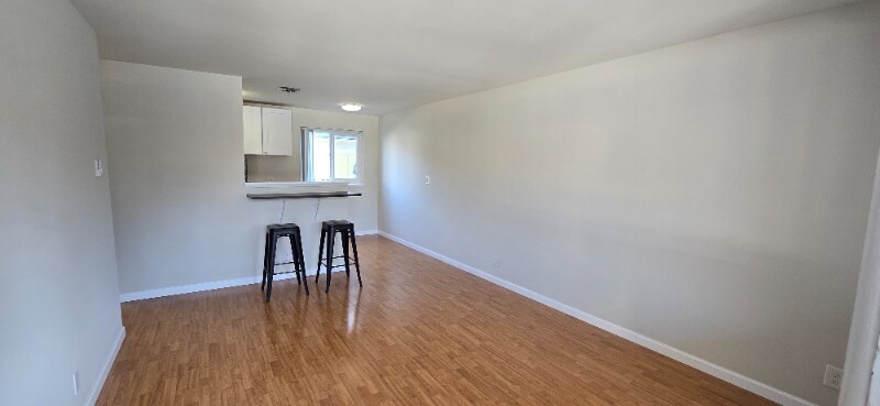Building Photo - 400 NE 65th St