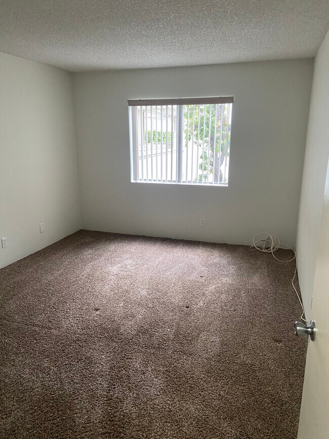 Bedroom - 3565 Linden Ave