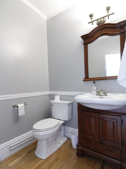 Building Photo - 210 Old Colony Ave