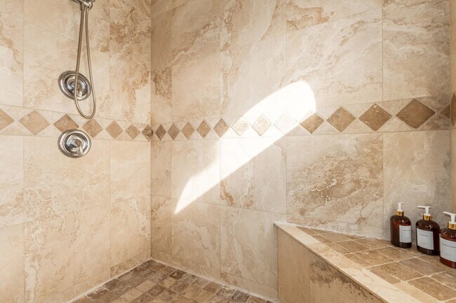 Building Photo - 32 San Patricio Dr