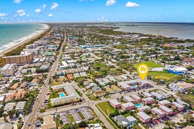 Building Photo - 401 Monroe Ave