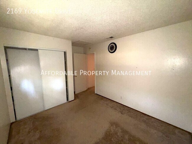 Building Photo - 2169 Yosemite Dr
