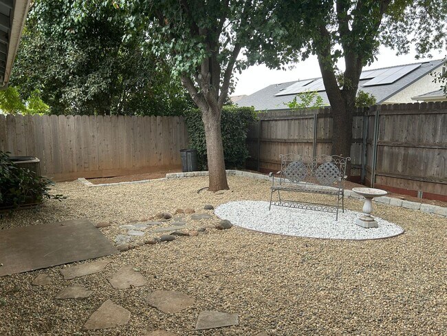 Building Photo - MOVE IN SPECIAL...$500 OFF OF THE 1ST MONT...