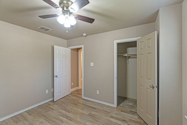 Building Photo - Ready for you to call this one home!