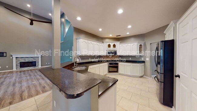 Building Photo - 11881 Honey Locust Dr