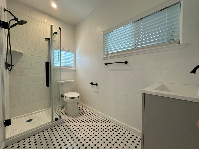 Building Photo - 124 Los Gatos Blvd