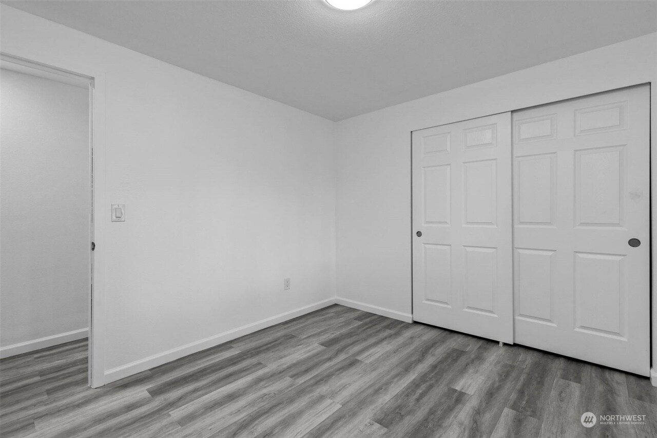 Building Photo - 10320 75th Ave E