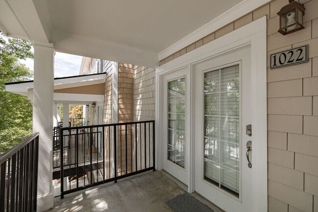 Building Photo - 1035 Barnett Shoals Rd