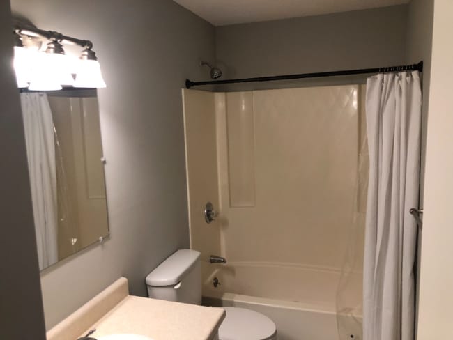 Building Photo - 11458 N Oak Trafficway