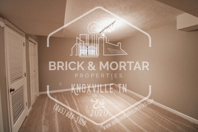 Building Photo - 4007 Heather Ct NW