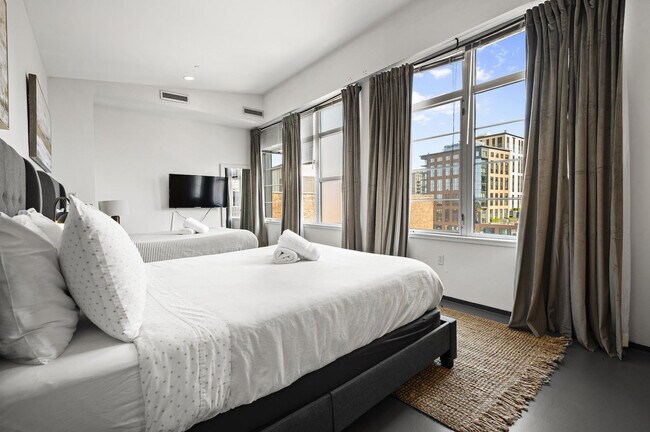 Building Photo - 160 E Berkeley St