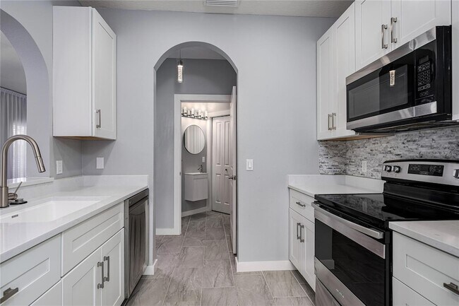 Building Photo - 208 Cape Harbour Loop