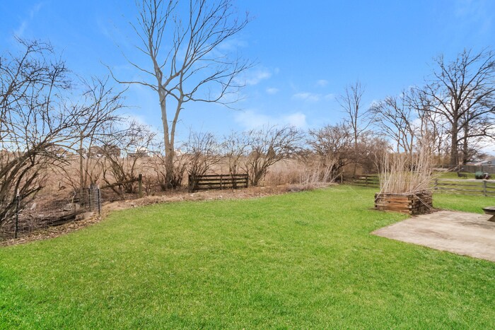 Building Photo - 935 Joy Dr
