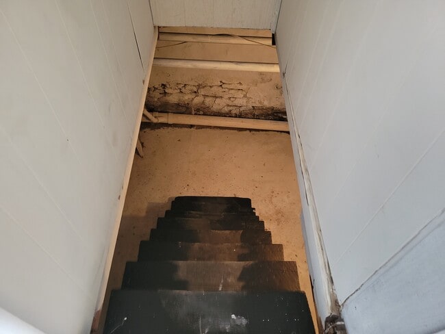 Building Photo - 2325 Belgrade St