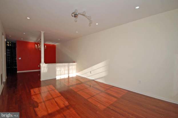 Building Photo - 2319 Berkshire Ln
