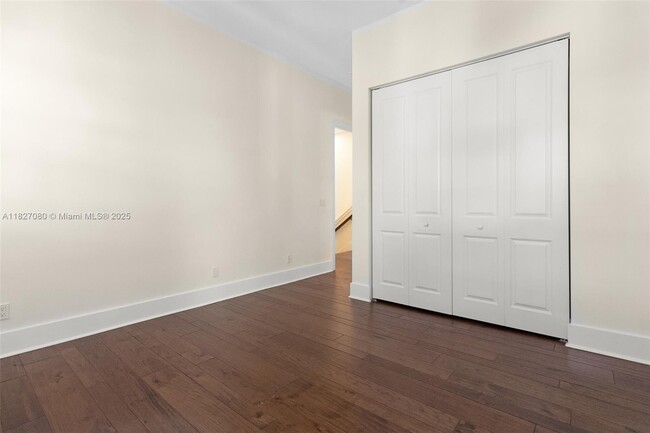 Building Photo - 1749 NE 9th St