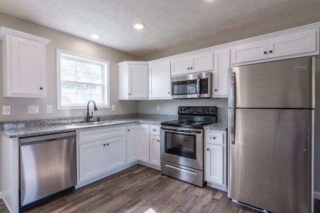 Building Photo - 725 Oak St