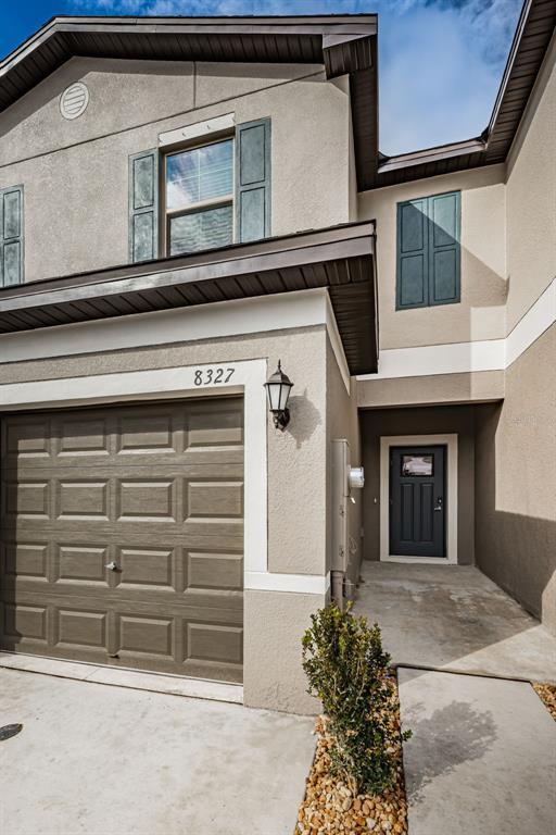 Building Photo - 8327 Crescent Oaks Dr