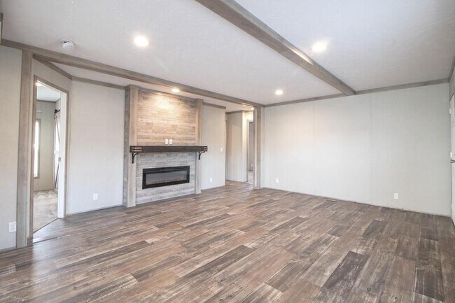 Building Photo - 1501 Thompsonville Ln