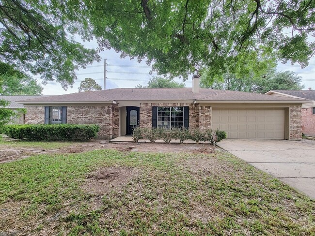 Building Photo - Welcome to your dream rental! This meticulously remodeled 3-bedroom, 2-bathroom home in the heart...