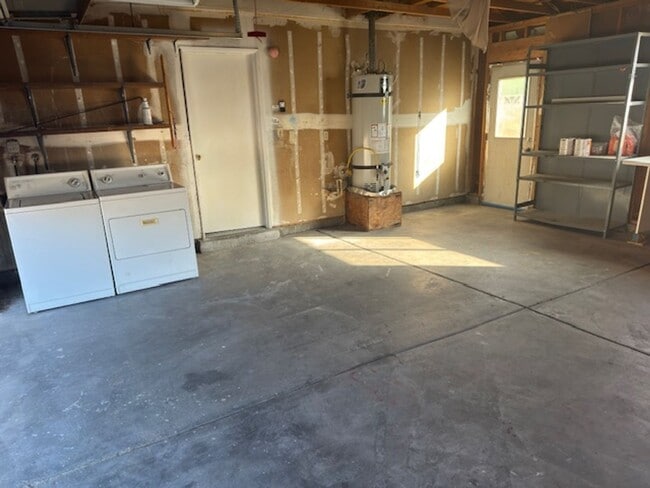 Building Photo - 3Bedroom ranch style home with large backyard