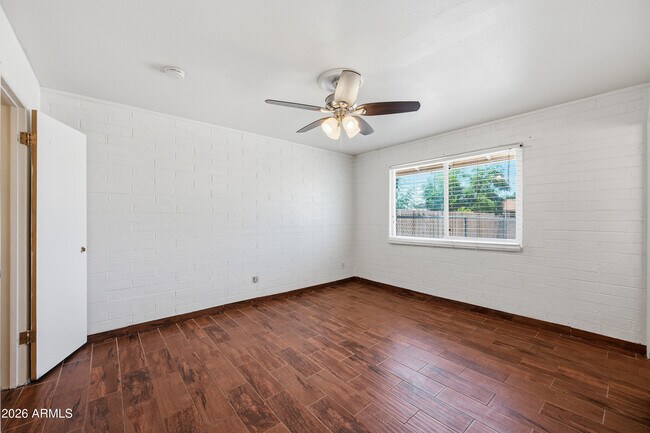 Building Photo - 12422 N Cherry Hills Dr E