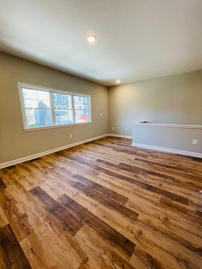 Building Photo - Brand New END UNIT Townhouse in Congers Creek