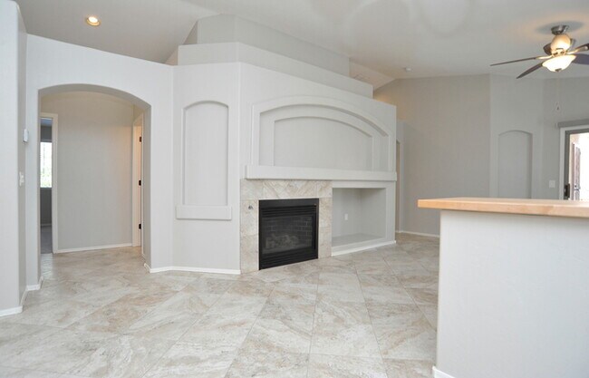 Building Photo - Move-In Ready Home in Dove Mountain