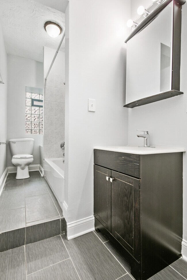Building Photo - 4555 Malden St