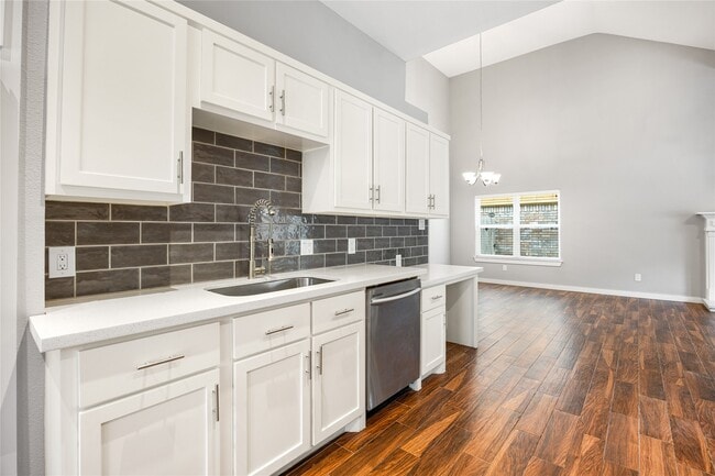 Building Photo - 5122 Prairie Creek Dr