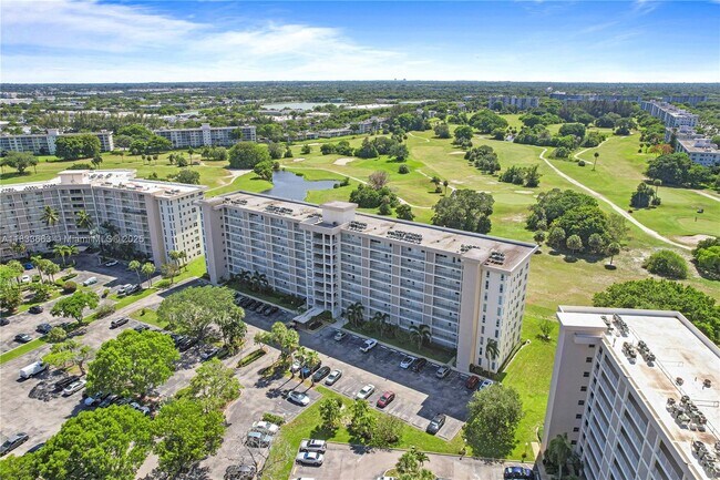 Building Photo - 2671 S Course Dr