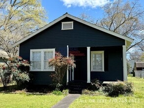 Building Photo - 14 Akron St